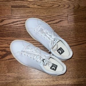Veja Esplar Leather Logo Sneakers - white